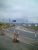 会津若松側道路始点から東方向を望む