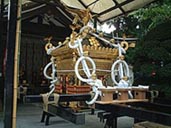 鳥越神社の御輿